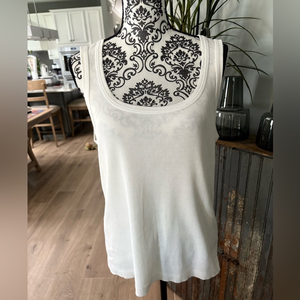 White Sleeveless Top scoopneck tank top